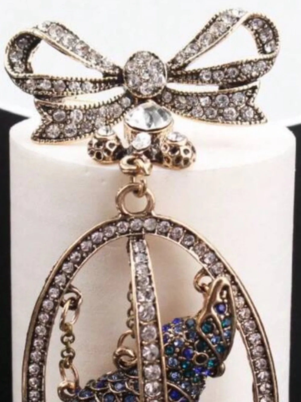 STUNNING-Large Crystal Parrot in Cage Brooch with Bow - Gold Tone